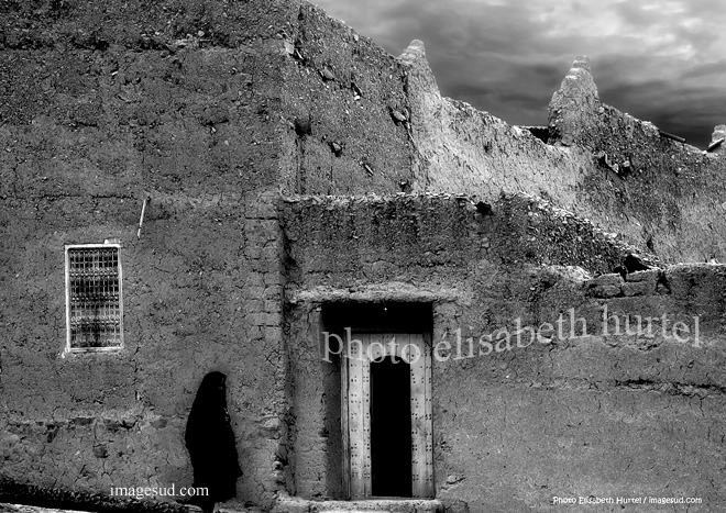 Ambiante de Morocco del Sur, foto de calle en blanco y negro